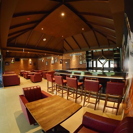 The Pearl View Hotel Mulappilangād Esterno foto