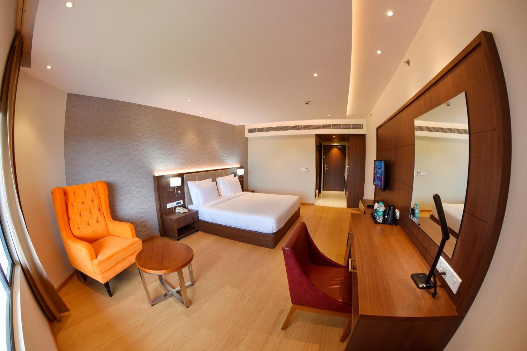 The Pearl View Hotel Mulappilangād Esterno foto