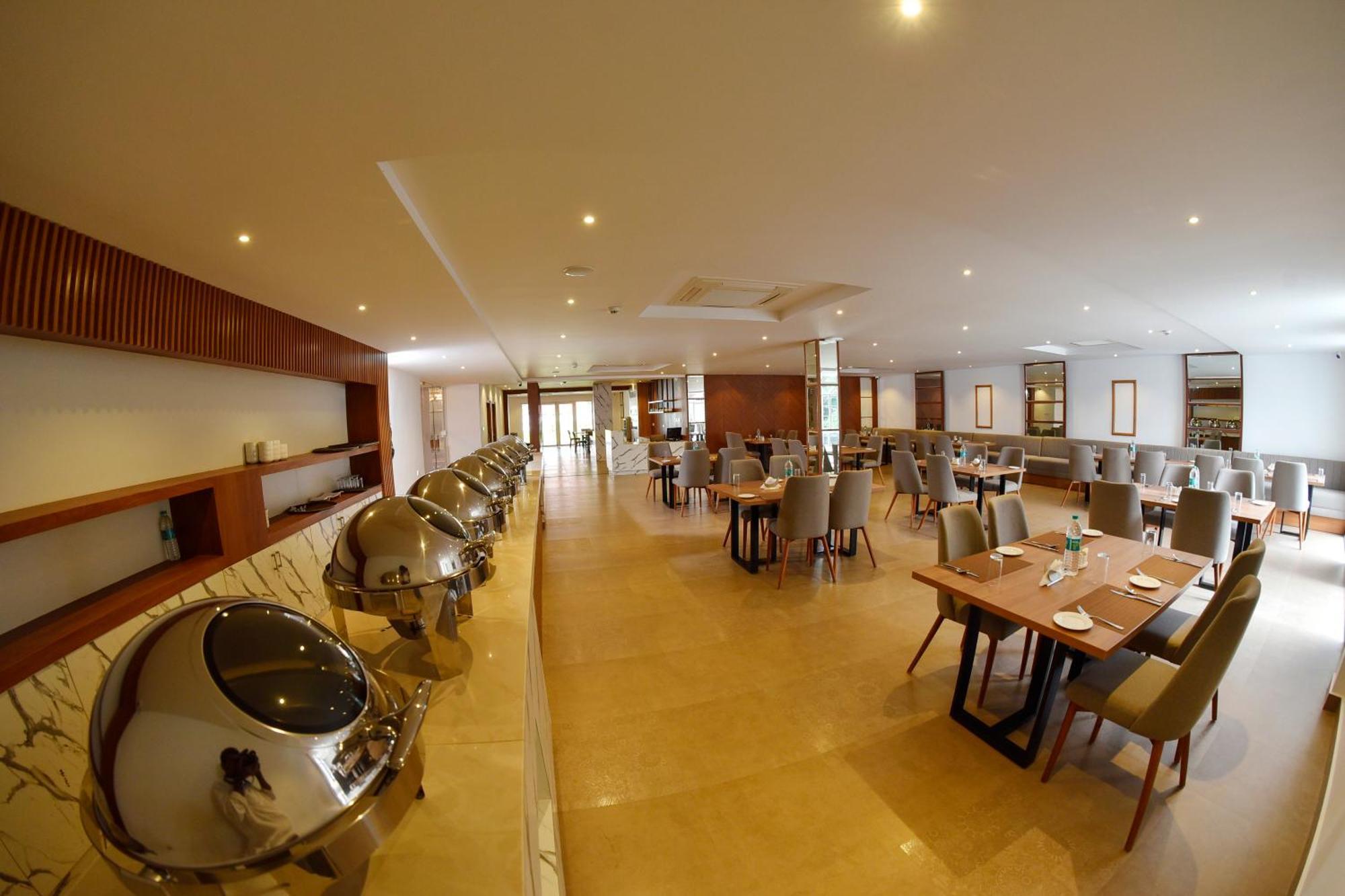 The Pearl View Hotel Mulappilangād Esterno foto