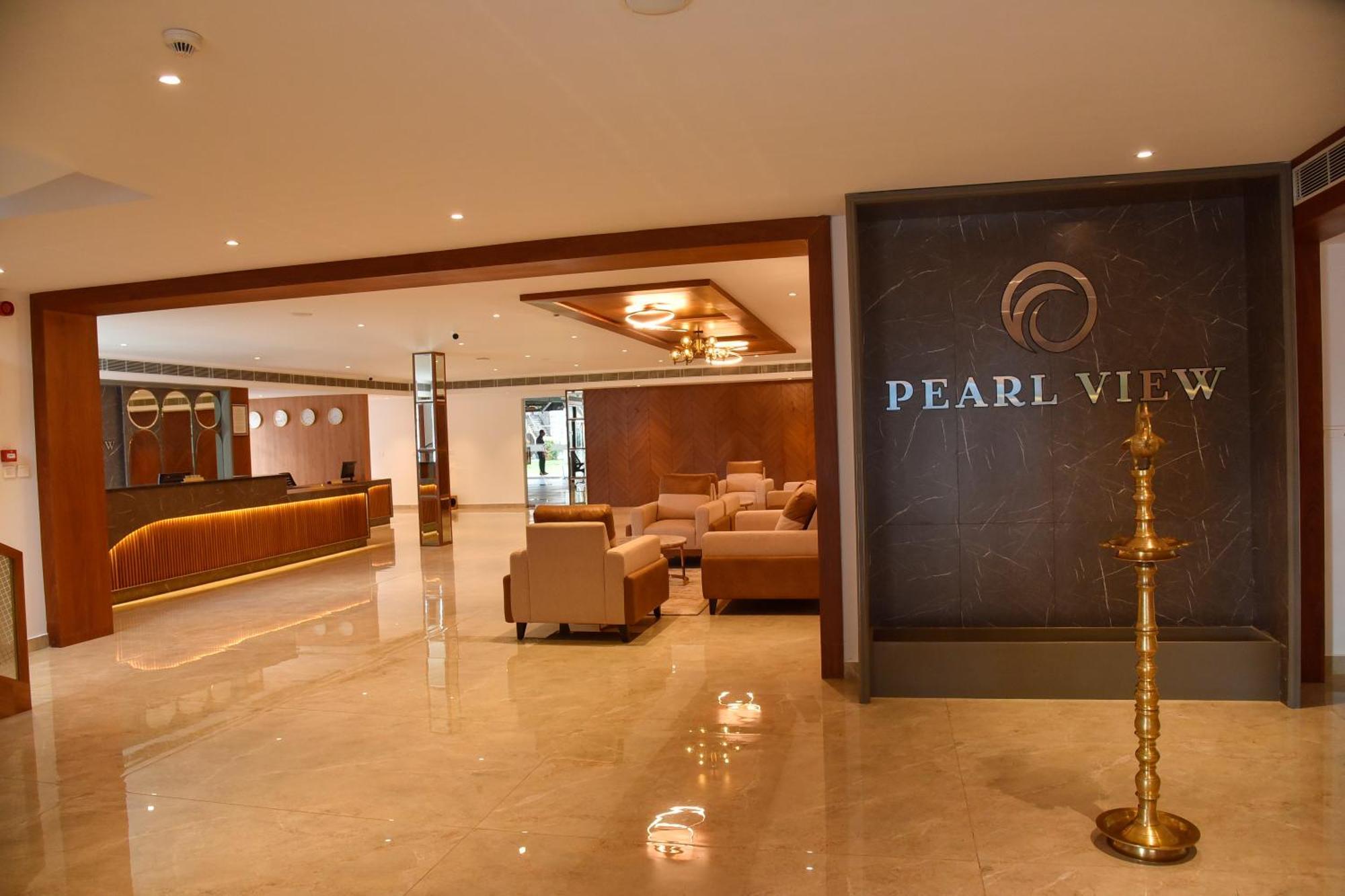 The Pearl View Hotel Mulappilangād Esterno foto