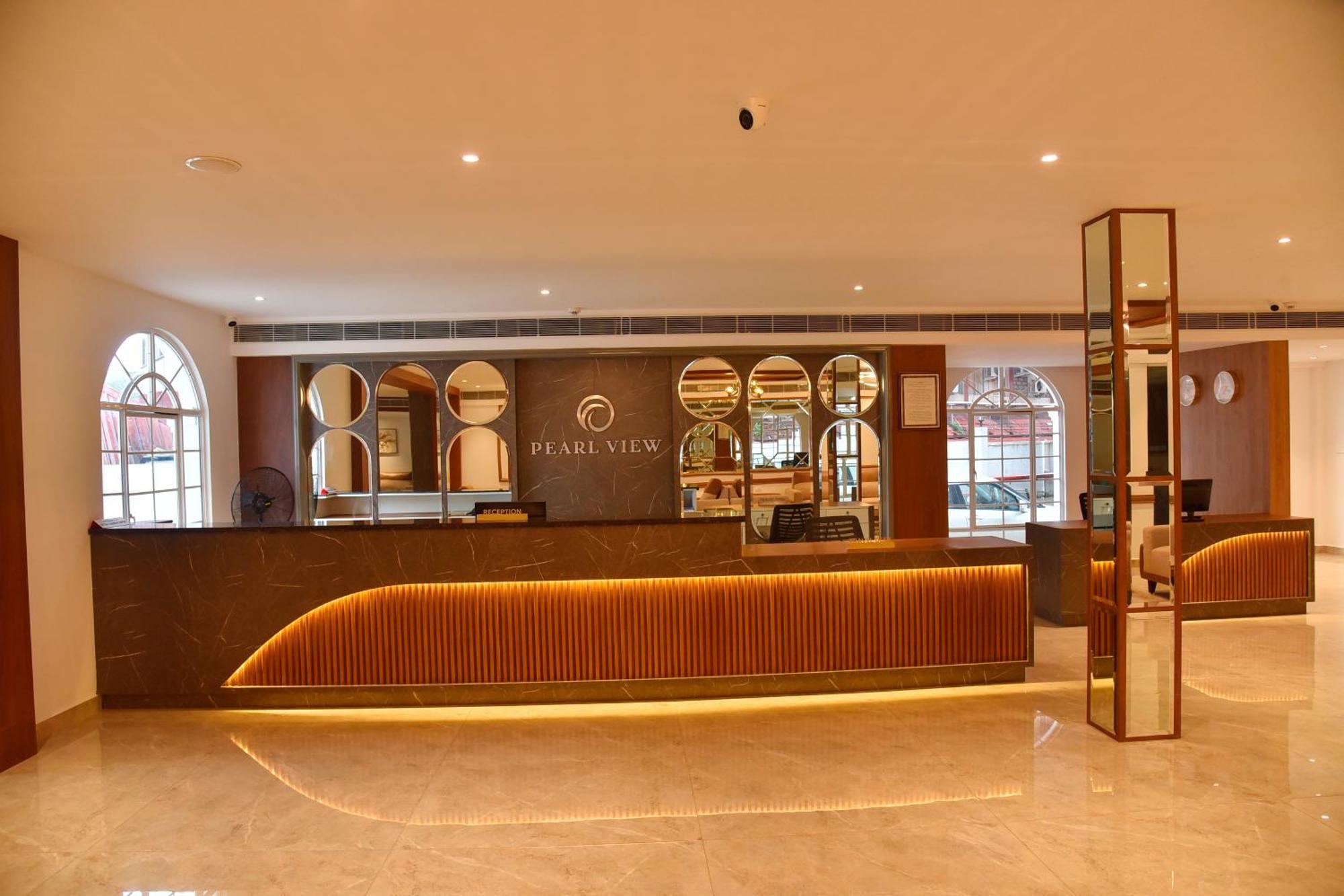 The Pearl View Hotel Mulappilangād Esterno foto