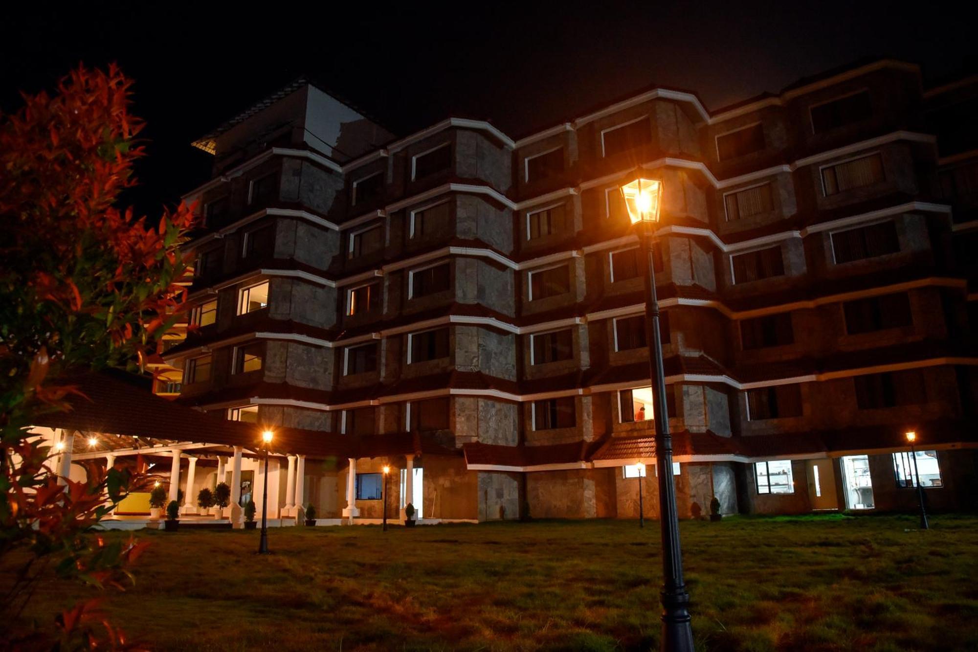 The Pearl View Hotel Mulappilangād Esterno foto